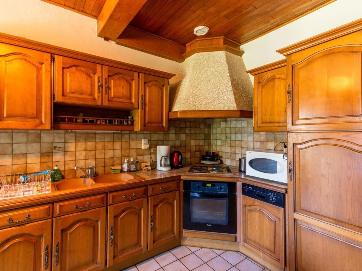Beautiful Villa In The Parc Des Volcans D Auvergne Vic-sur-Cère Esterno foto