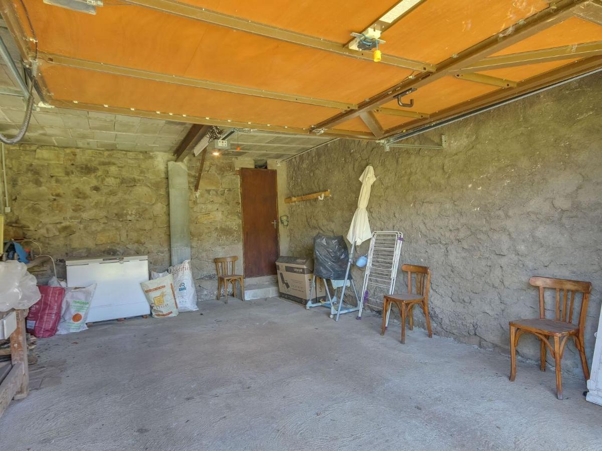 Beautiful Villa In The Parc Des Volcans D Auvergne Vic-sur-Cère Esterno foto