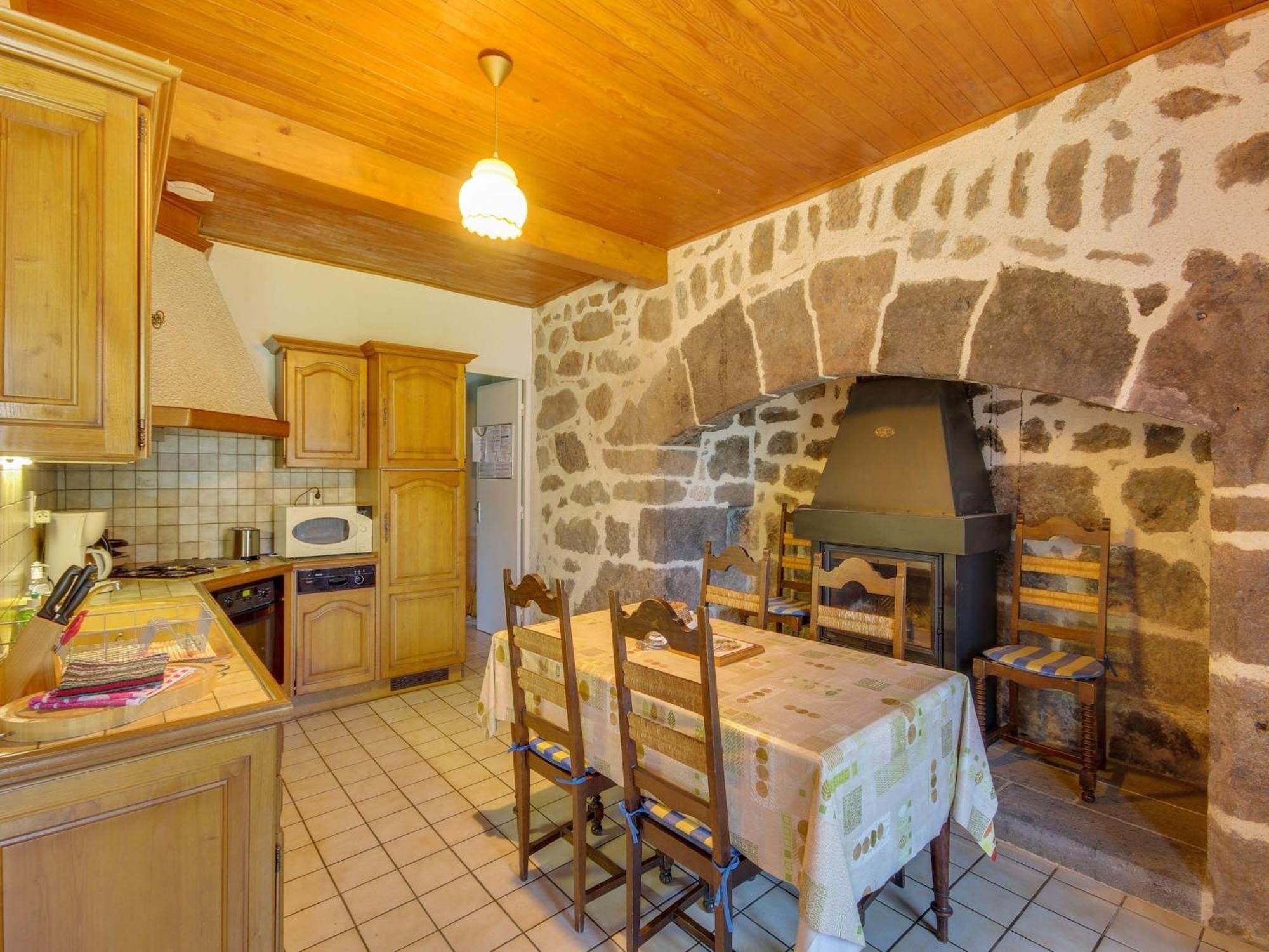 Beautiful Villa In The Parc Des Volcans D Auvergne Vic-sur-Cère Esterno foto