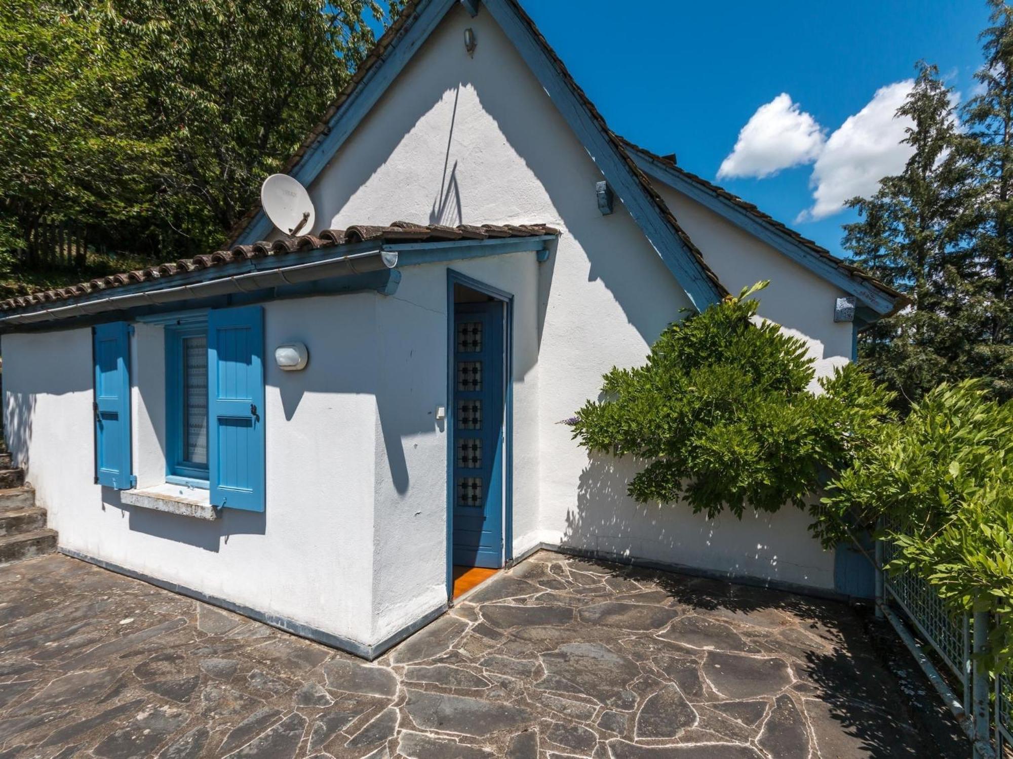 Beautiful Villa In The Parc Des Volcans D Auvergne Vic-sur-Cère Esterno foto