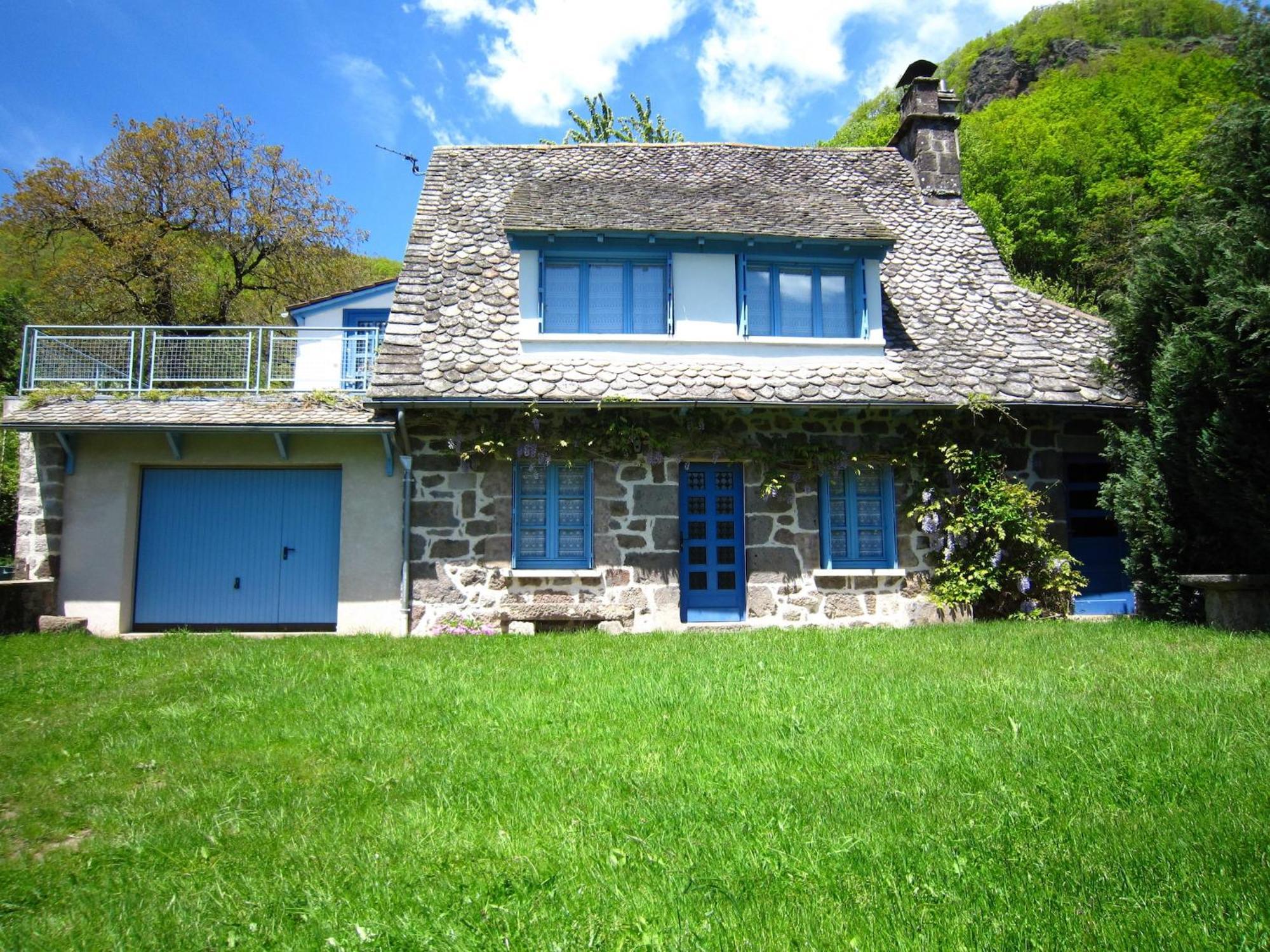 Beautiful Villa In The Parc Des Volcans D Auvergne Vic-sur-Cère Esterno foto